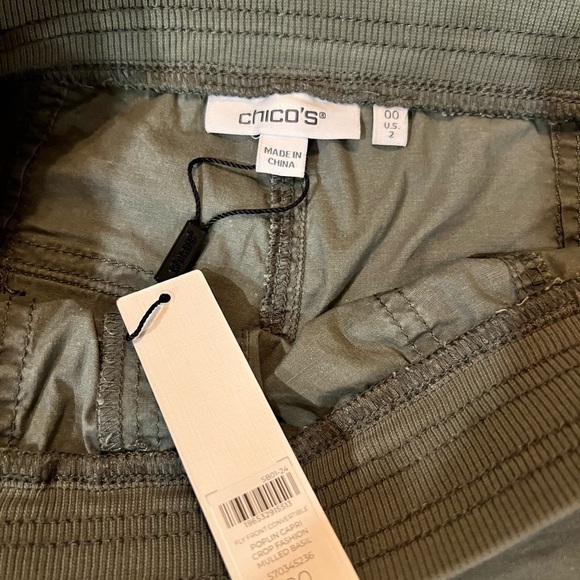 NWT NEW Chico's Convertible Poplin Cargo Cropped Capris. Size 2 - Picture 3 of 5